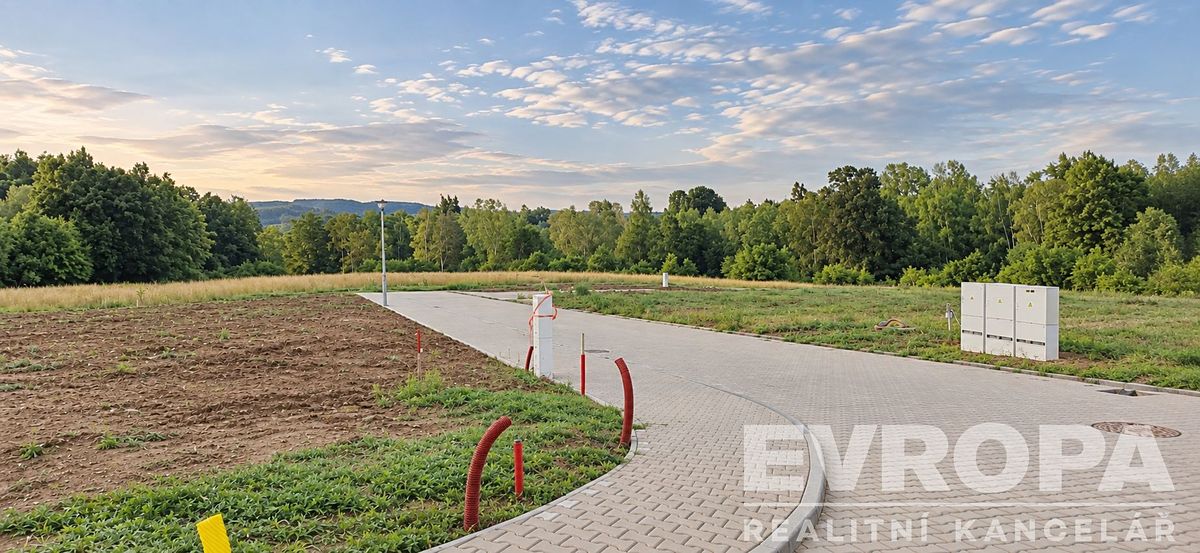 Prodej stavebního pozemku 964 m² – fotografie 4