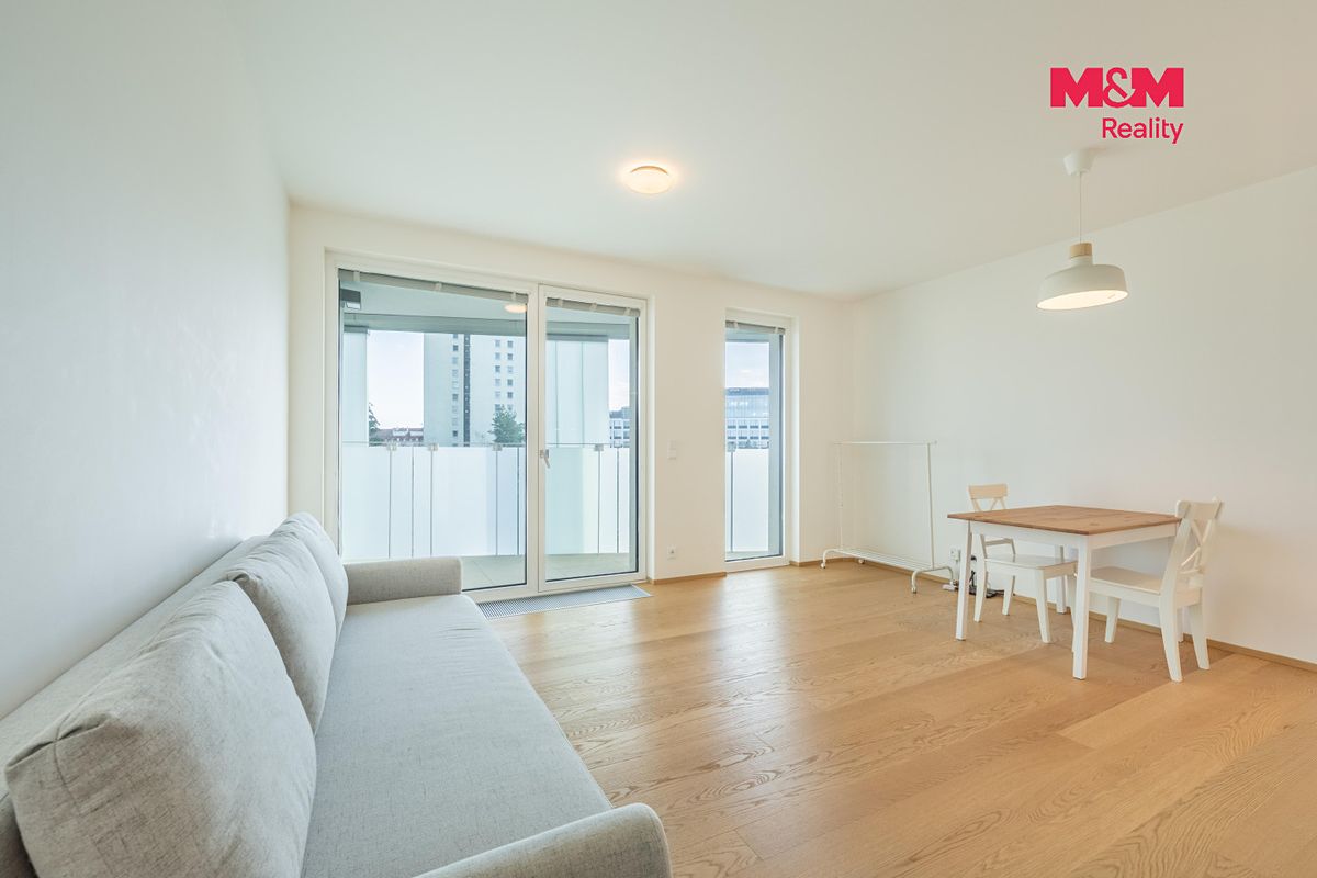 Pronájem bytu 1+kk 34 m² – fotografie 2