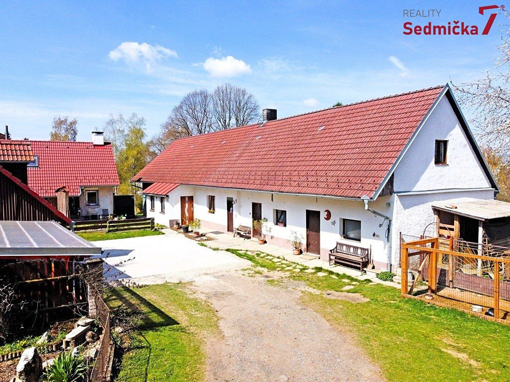 Prodej rodinného domu 225 m², pozemek 6700 m², Věžná – fotka 1 z 3