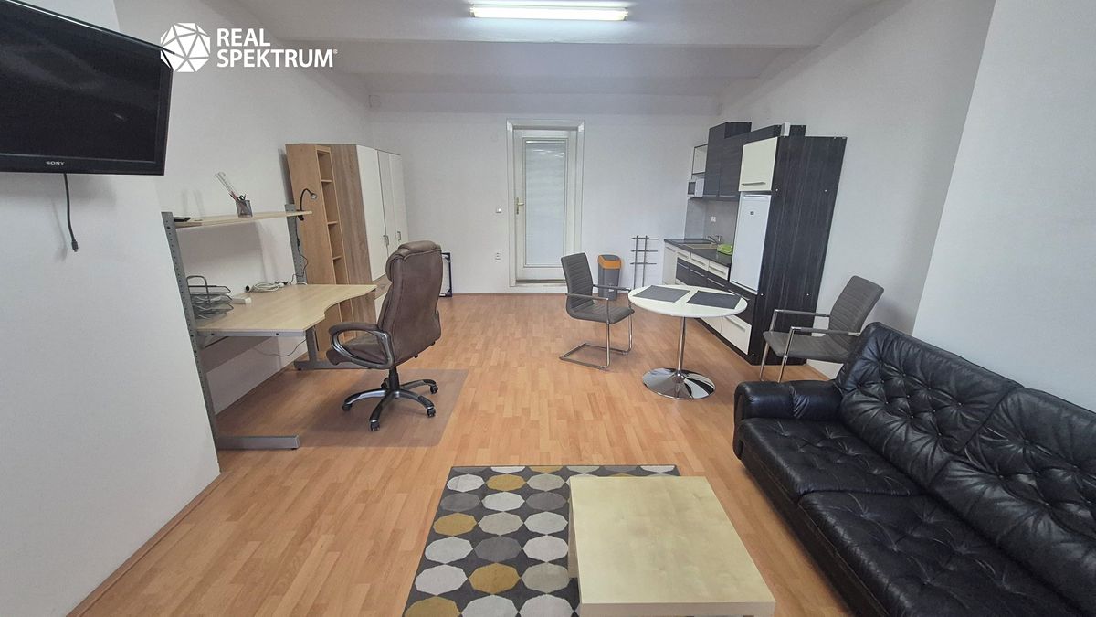 Pronájem bytu pokoje 38 m² – fotografie 4