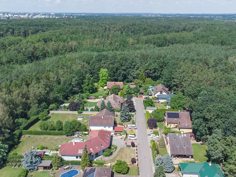 Prodej rodinného domu 400 m², pozemek 1764 m², Sezemice – náhled fotky 2