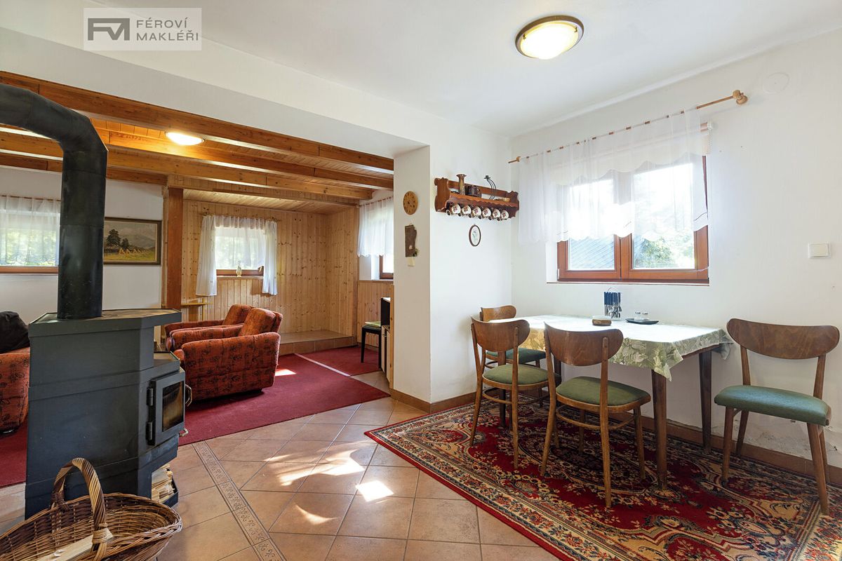 Prodej rodinného domu 100 m², pozemek 937 m² – fotografie 2