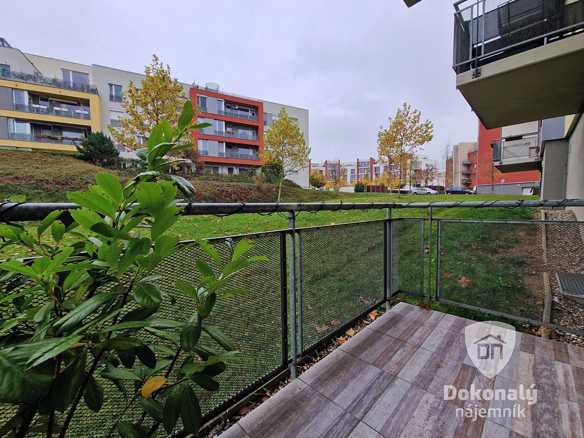 Pronájem bytu 2+kk 61 m² – fotografie 3