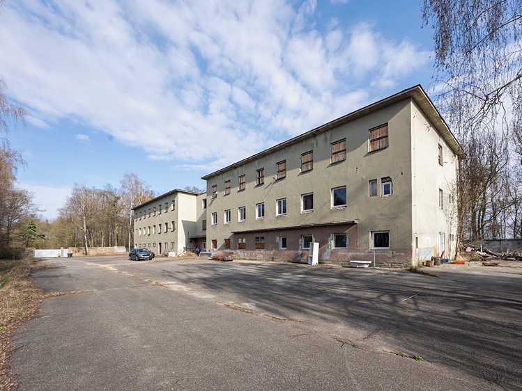 Комерційне приміщення на продаж, 2 250 м² (30 з 35)