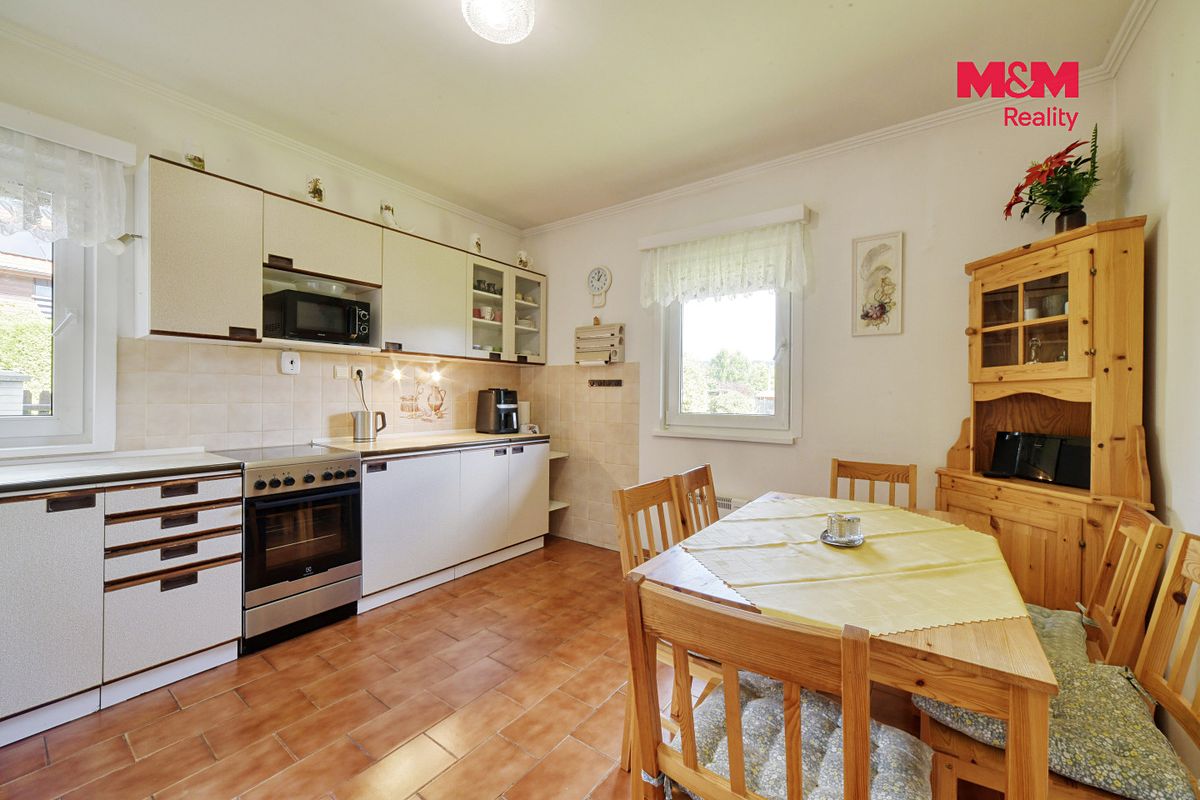 Prodej rodinného domu 130 m², pozemek 1061 m² – fotografie 5