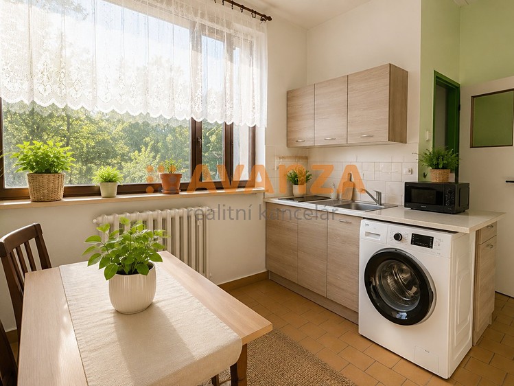 Комерційне приміщення на продаж, 1 200 м² (25 з 49)