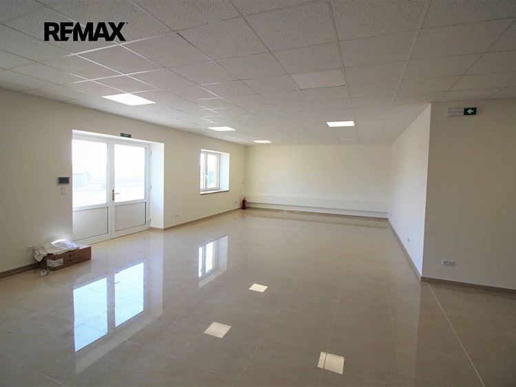 Pronájem komerčního prostoru, 190 m² (2 z 6)