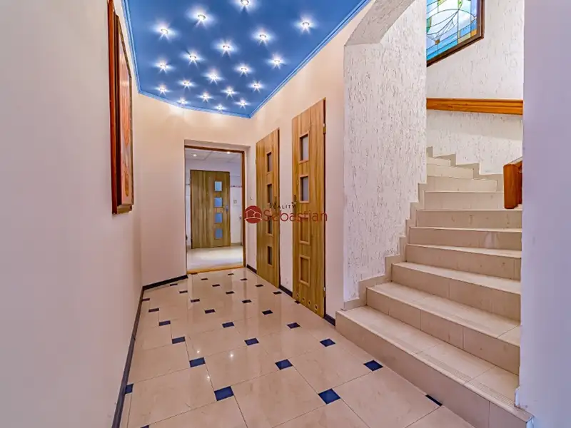 Pronájem kanceláře 216 m², Mlékojedy – náhled fotky 3