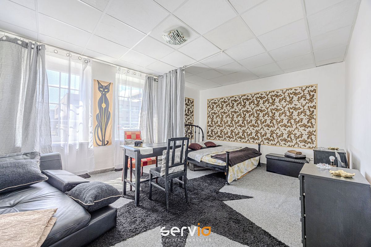 Pronájem bytu 2+1 90 m² – fotografie 2