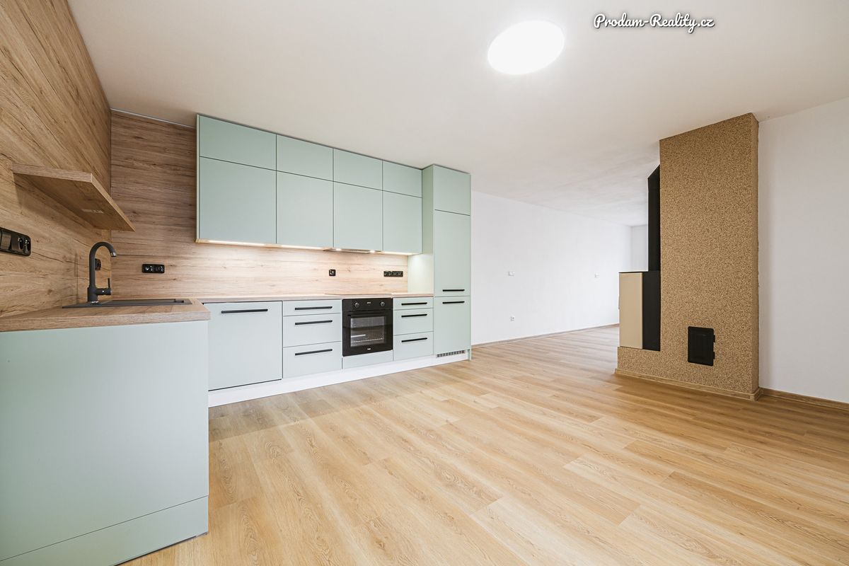 Prodej rodinného domu 95 m², pozemek 727 m² – fotografie 5