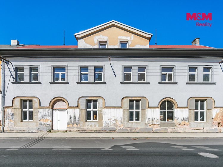 Prodej komerčního prostoru, 1 300 m² (2 z 28)