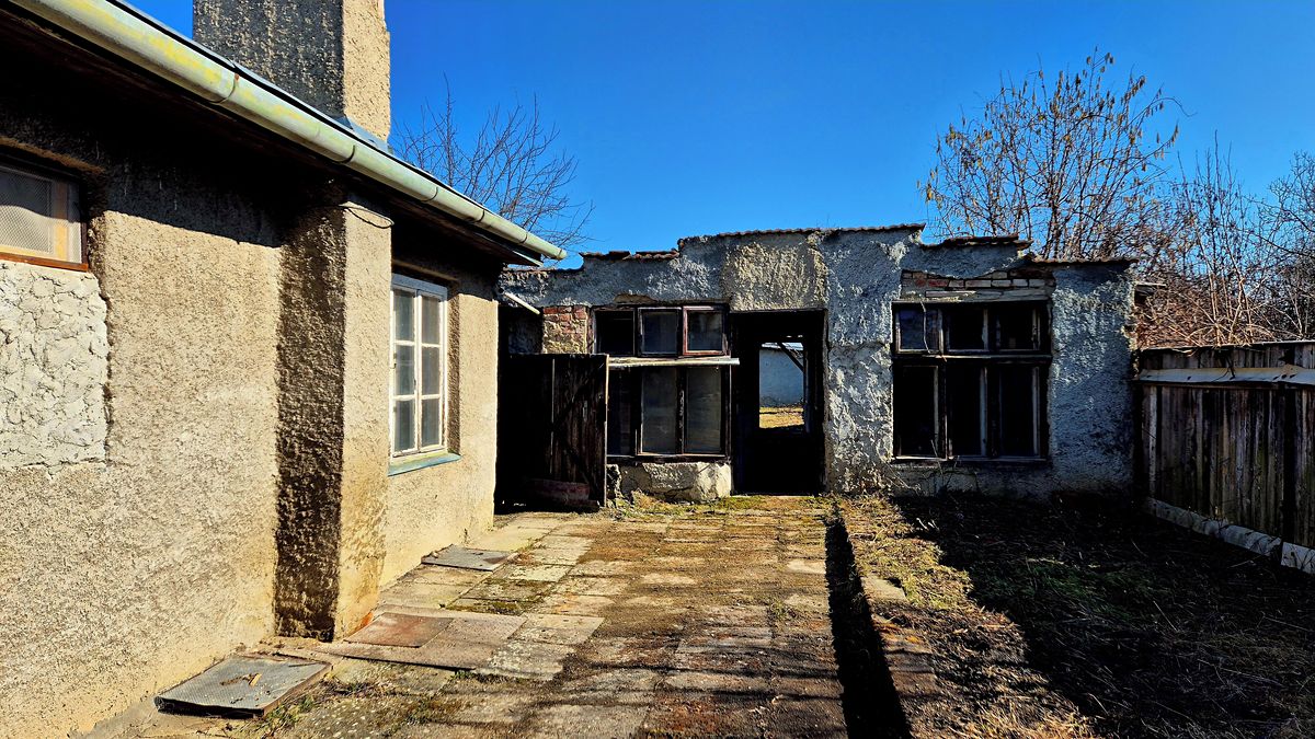 Prodej rodinného domu 316 m², pozemek 909 m² – fotografie 3