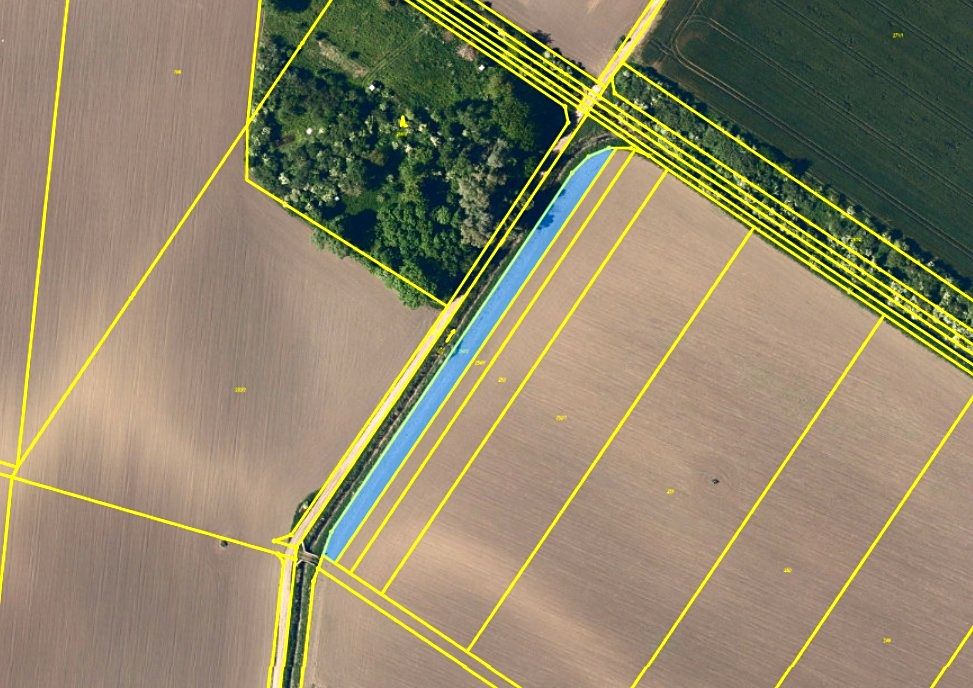 Prodej pole 2082 m²
