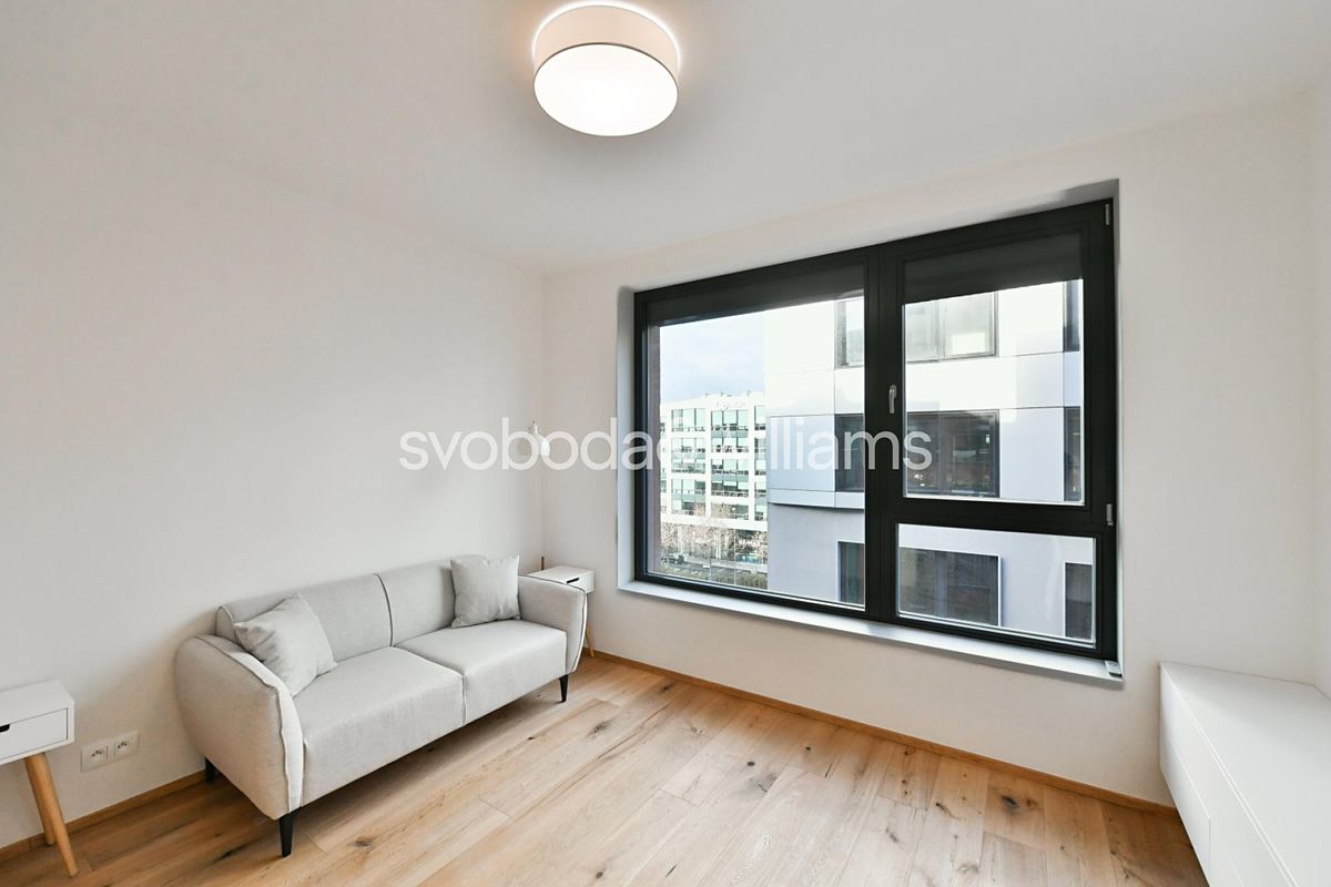 Pronájem bytu 1+kk 28 m² – fotografie 5
