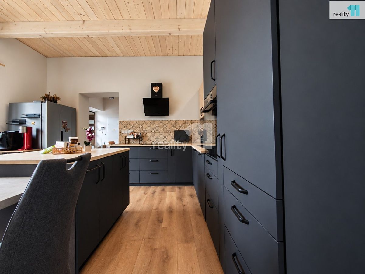 Prodej rodinného domu 114 m², pozemek 1800 m² – fotografie 4