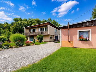 Prodej rodinného domu 215 m², pozemek 3394 m²