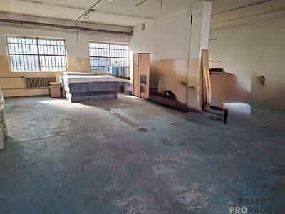Pronájem výrobní haly, prostoru 150 m²