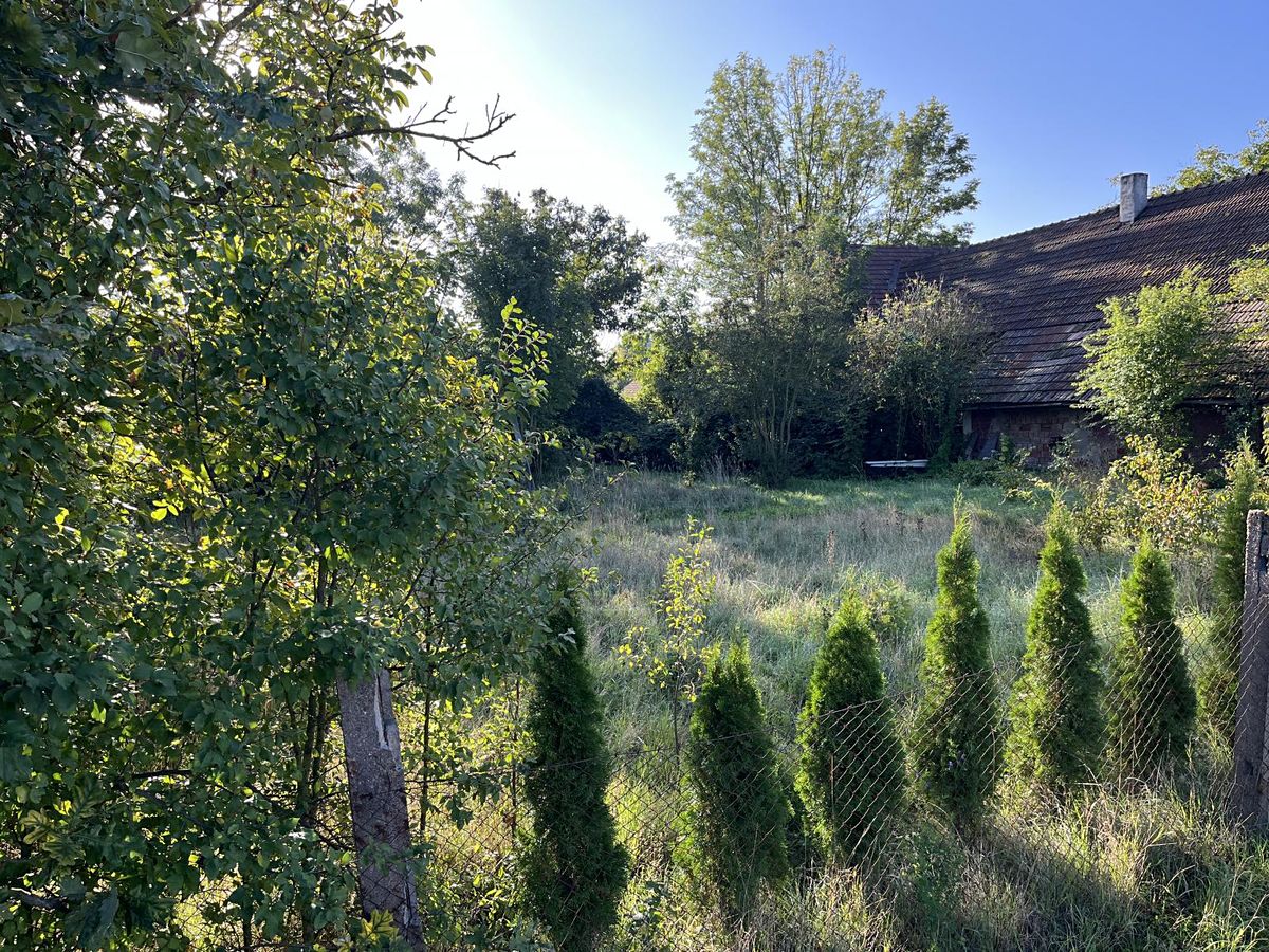 Prodej stavebního pozemku 839 m² – fotografie 2
