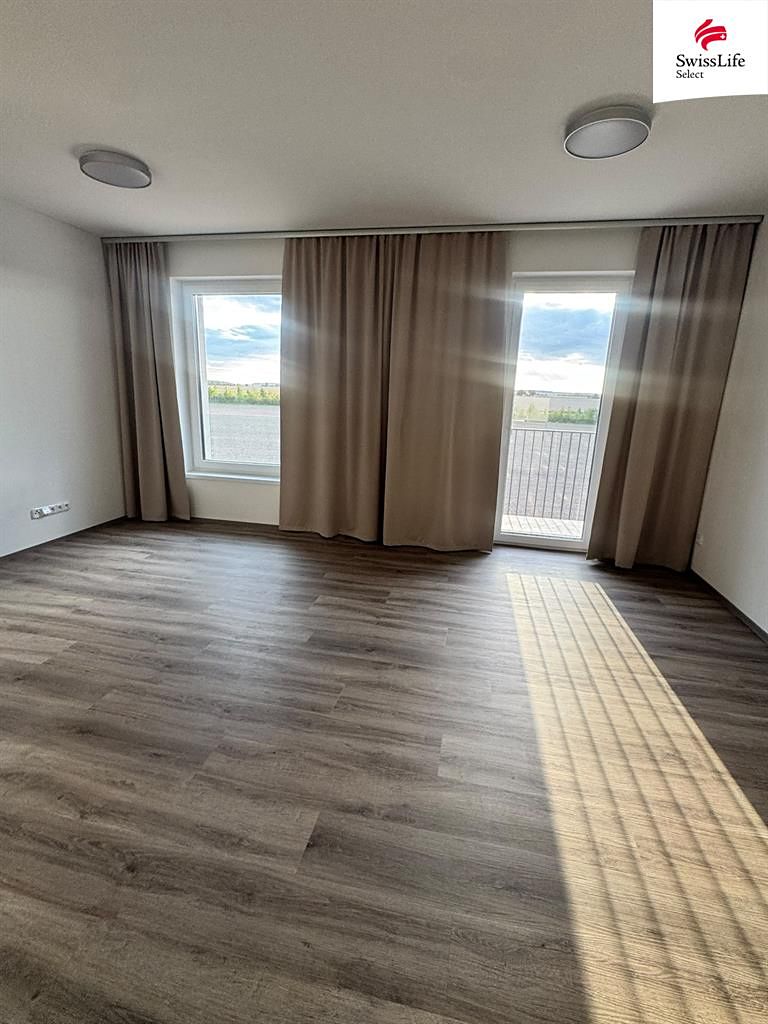 Pronájem bytu 2+kk 59 m² – fotografie 3