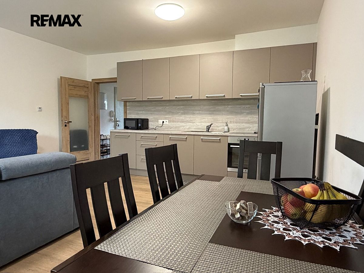 Pronájem bytu 2+kk 60 m² – fotografie 2
