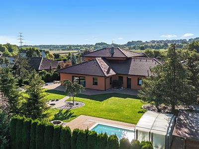 Prodej rodinného domu 350 m², pozemek 2077 m²