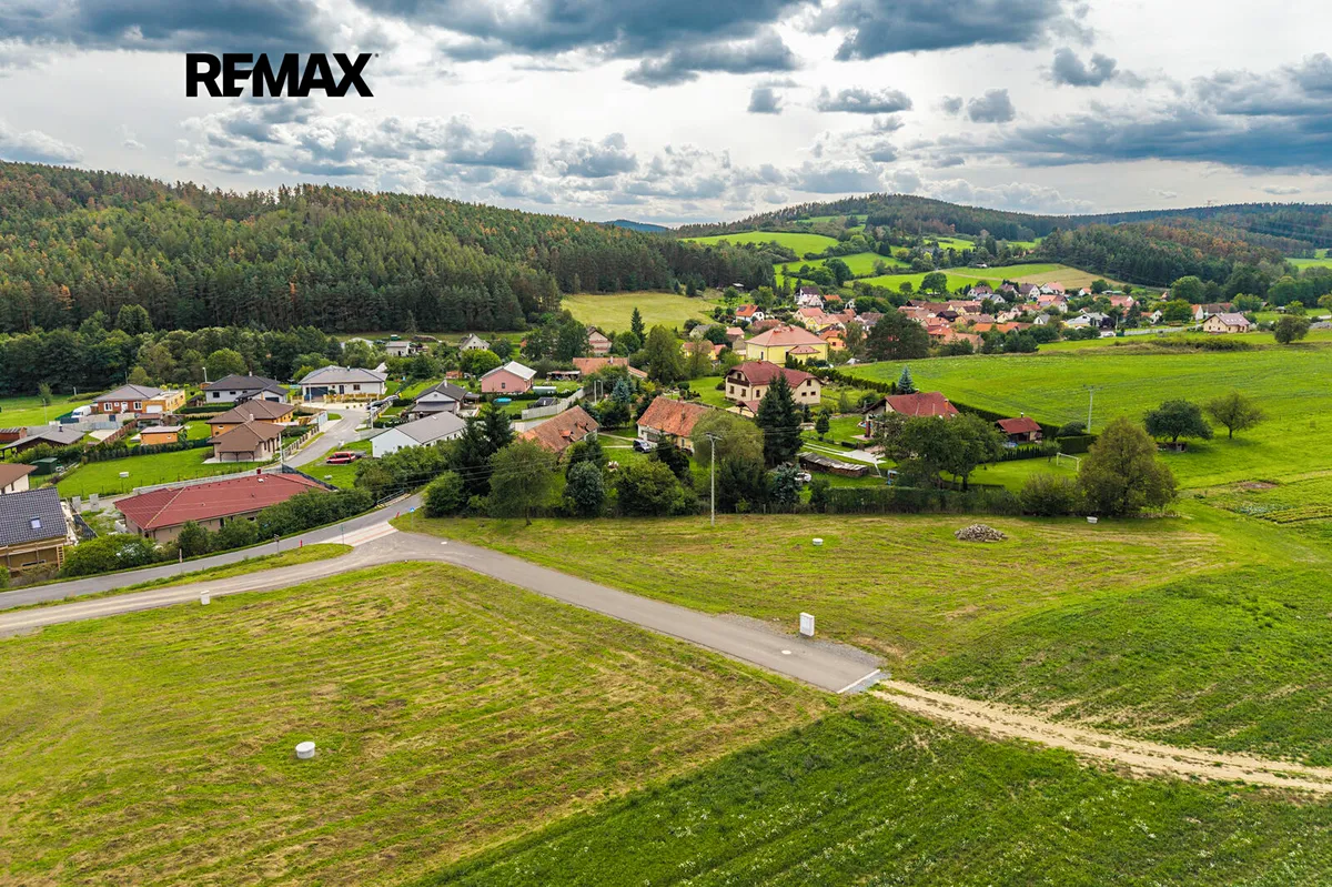 Prodej stavebního pozemku 1183 m²