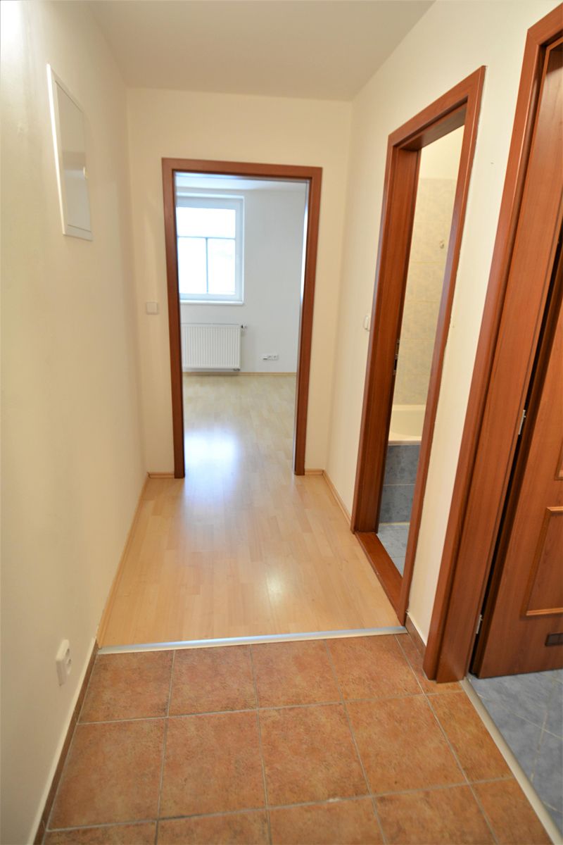 Pronájem bytu 2+kk 37 m² – fotografie 5