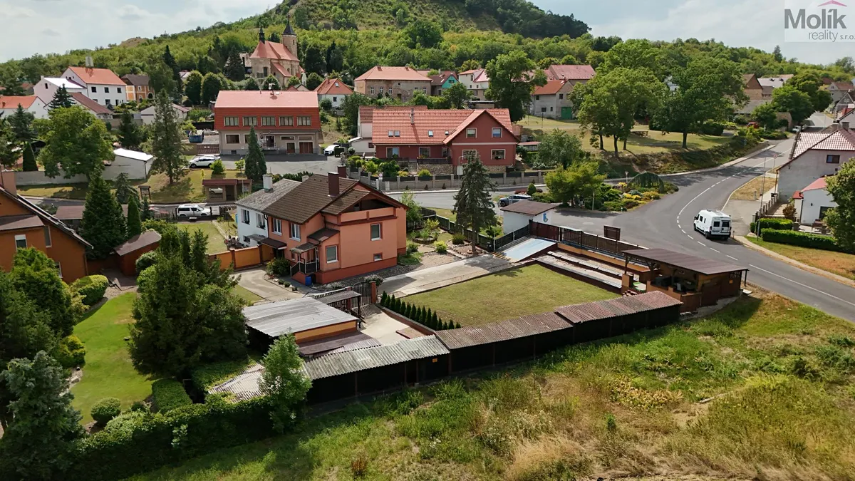 Prodej rodinného domu 148 m², pozemek 1061 m²