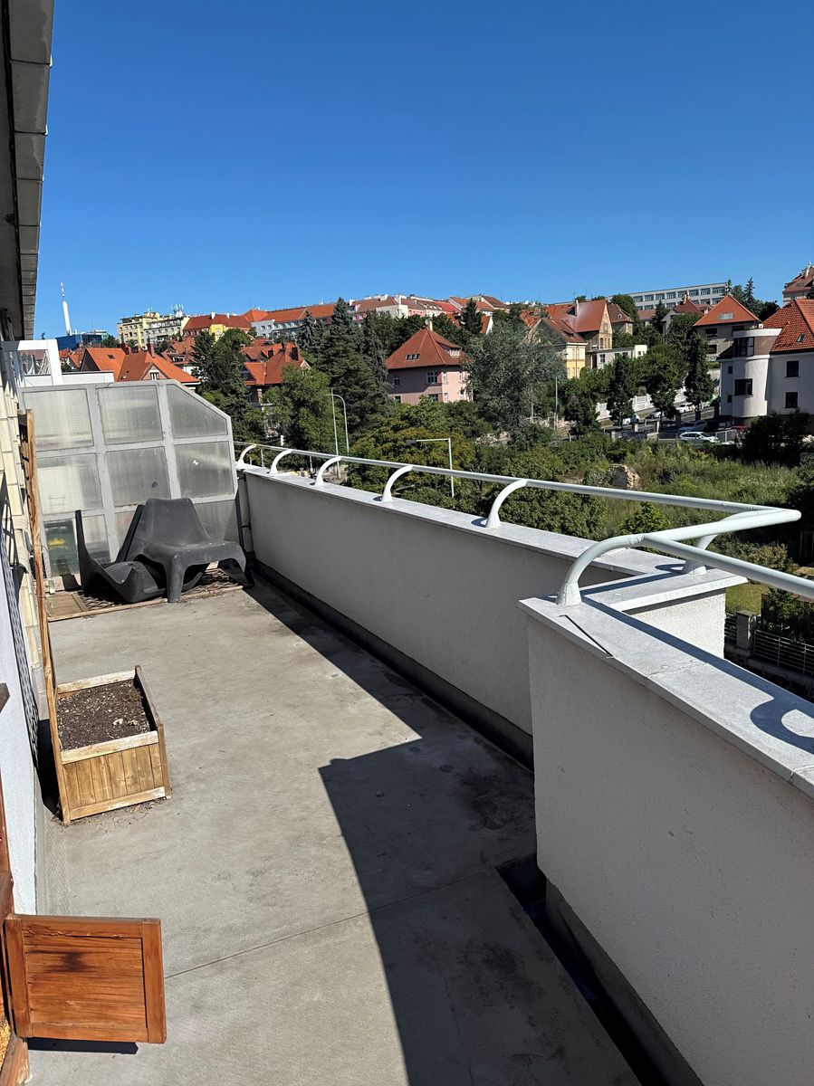 Pronájem bytu 3+1 80 m² – fotografie 2