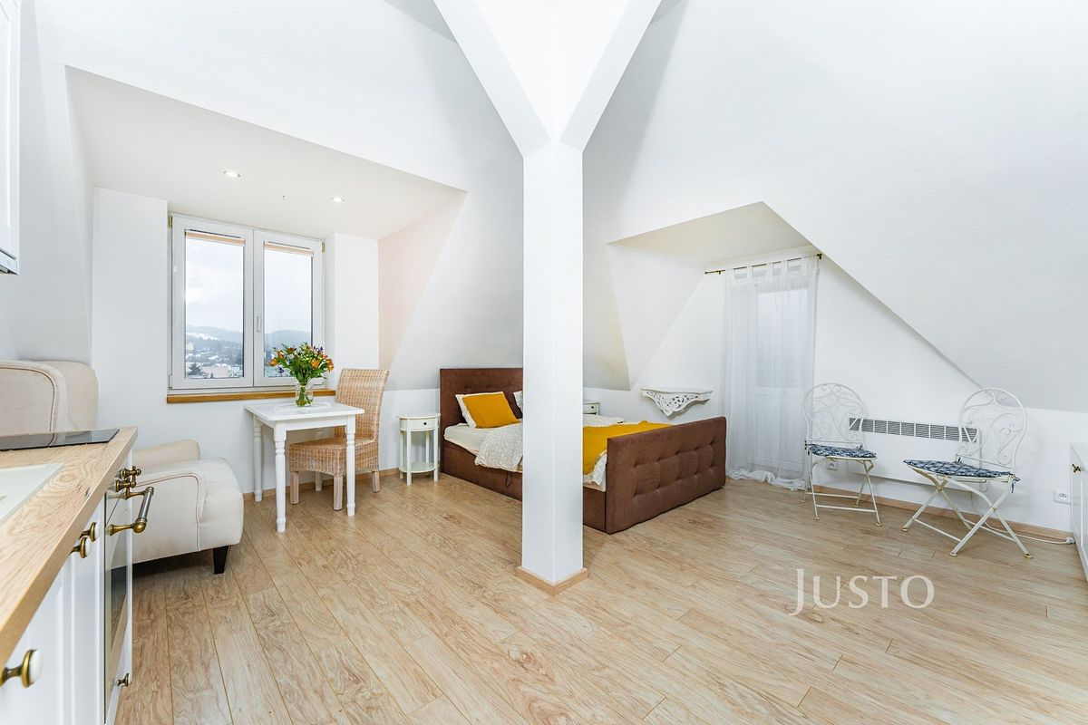 Pronájem bytu 1+kk 32 m² – fotografie 2
