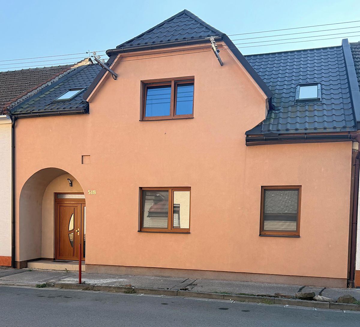 Prodej rodinného domu 230 m², pozemek 407 m² – fotografie 2
