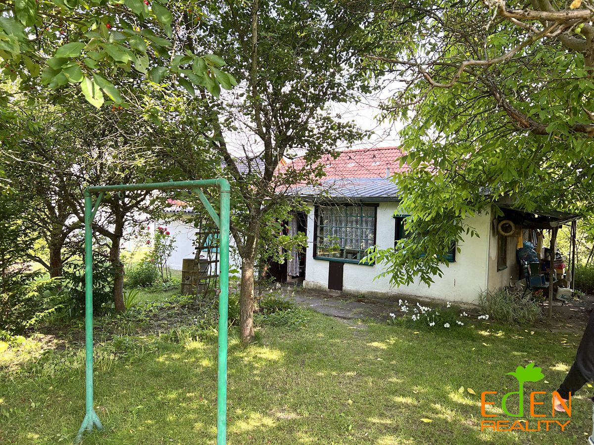 Prodej stavebního pozemku 897 m² – fotografie 2