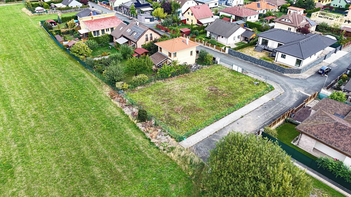 Prodej stavebního pozemku 658 m² – fotografie 3