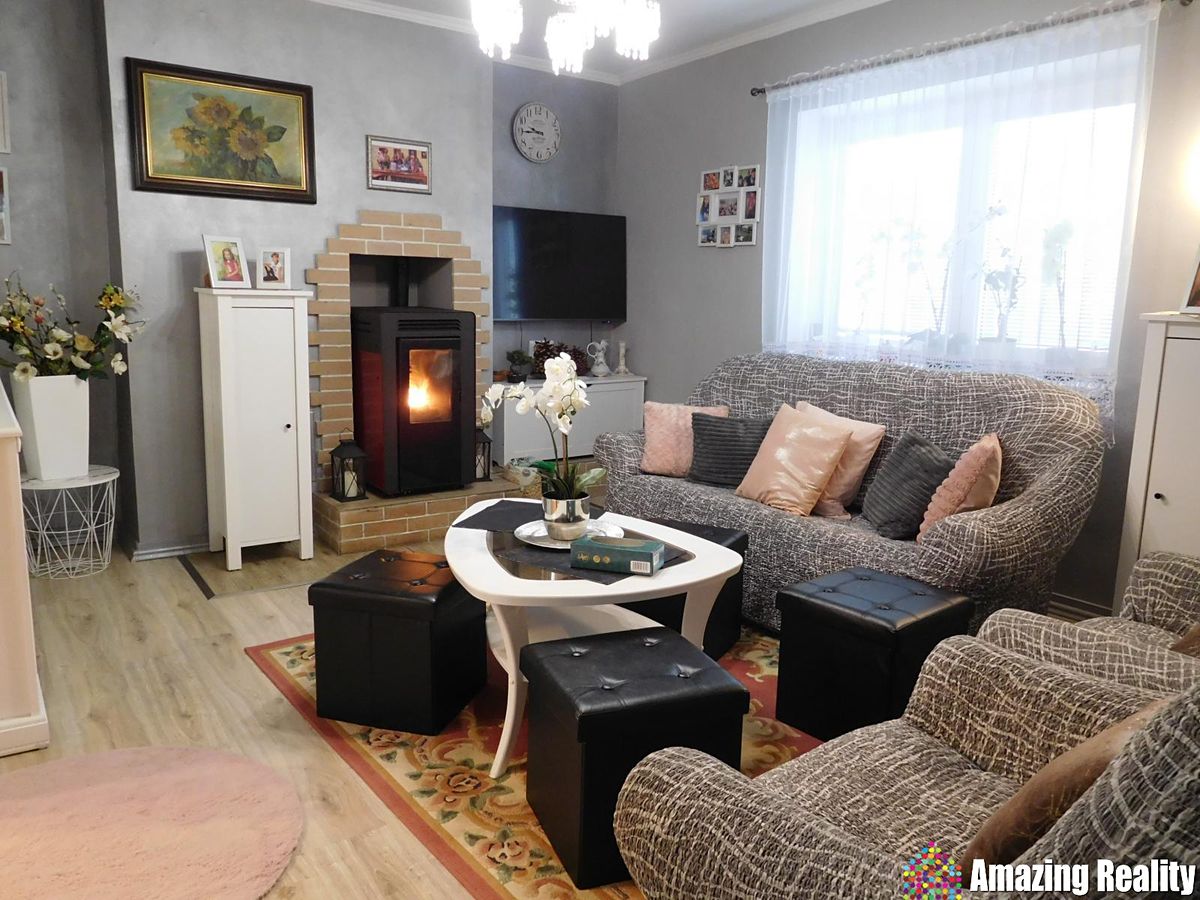 Prodej rodinného domu 160 m², pozemek 531 m² – fotografie 2