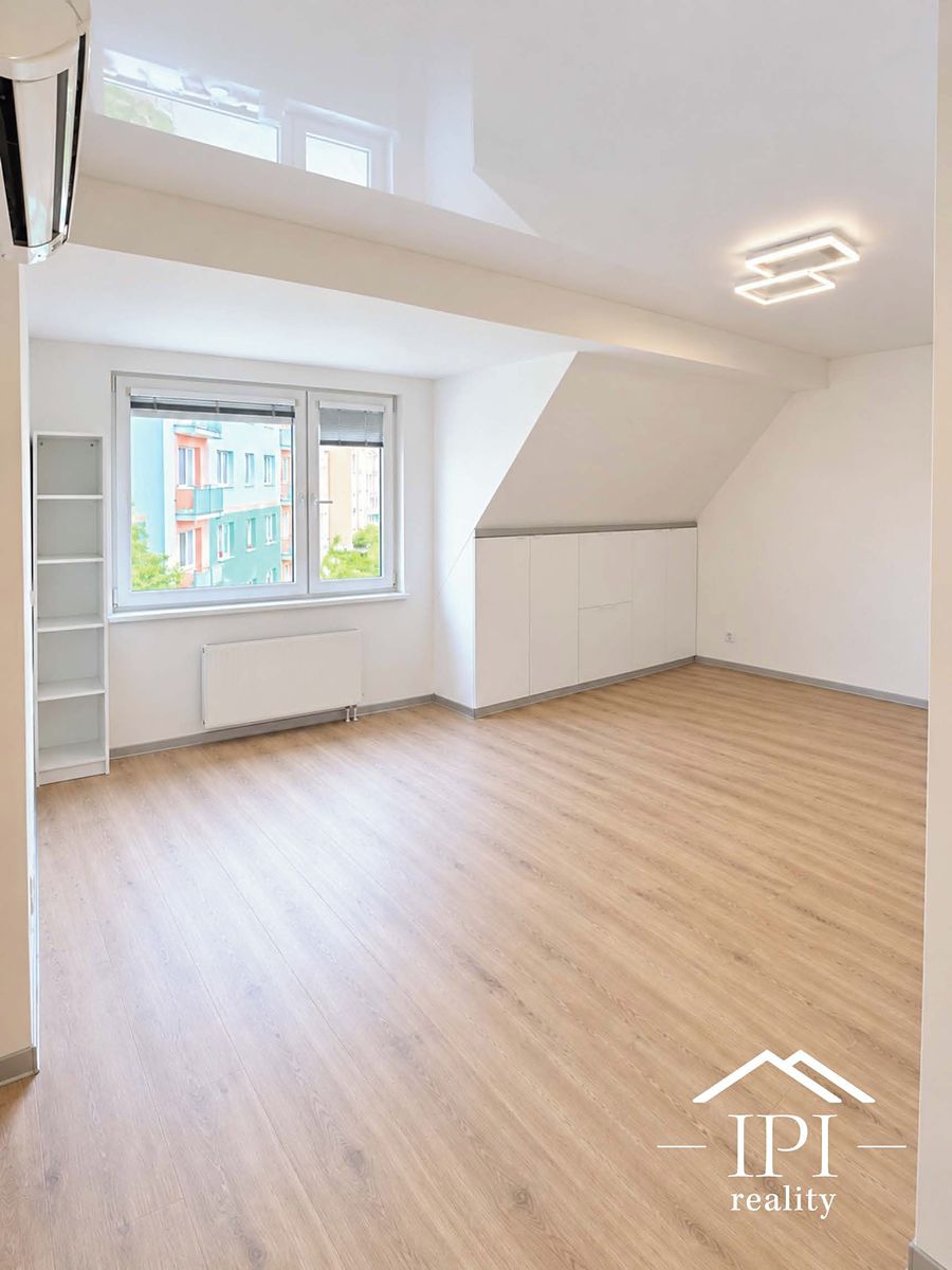 Pronájem bytu 2+kk 36 m² – fotografie 4