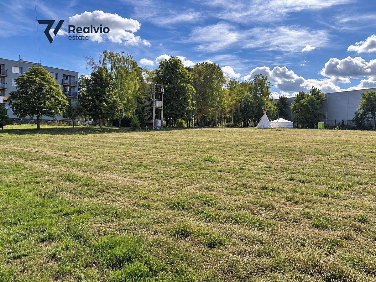 Pronájem zahrady 899 m² – fotografie 3