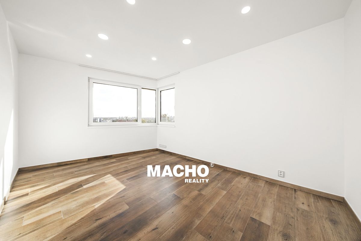 Pronájem bytu 2+1 68 m² – fotografie 2