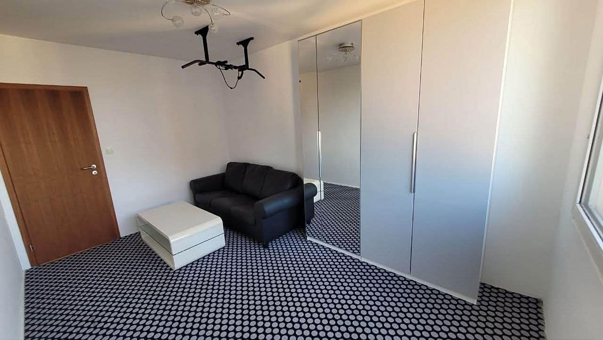 Pronájem bytu 3+kk 47 m² – fotografie 2