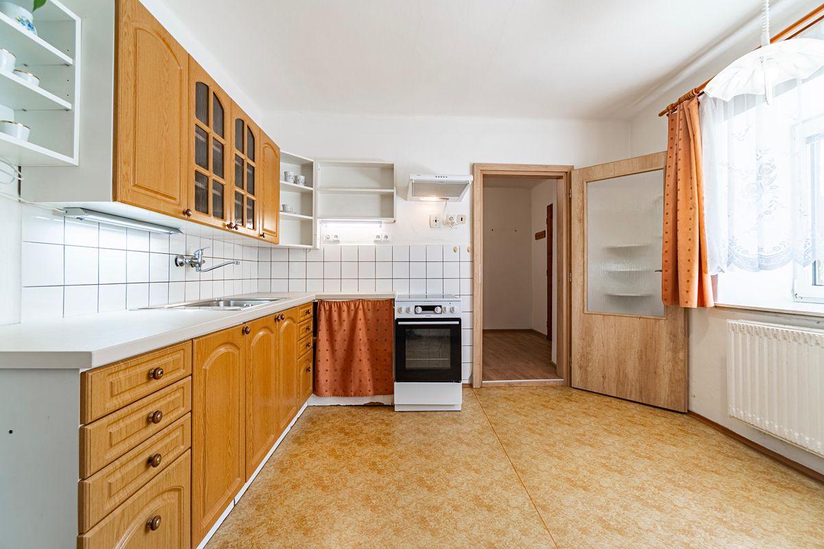 Prodej rodinného domu 113 m², pozemek 374 m² – fotografie 3
