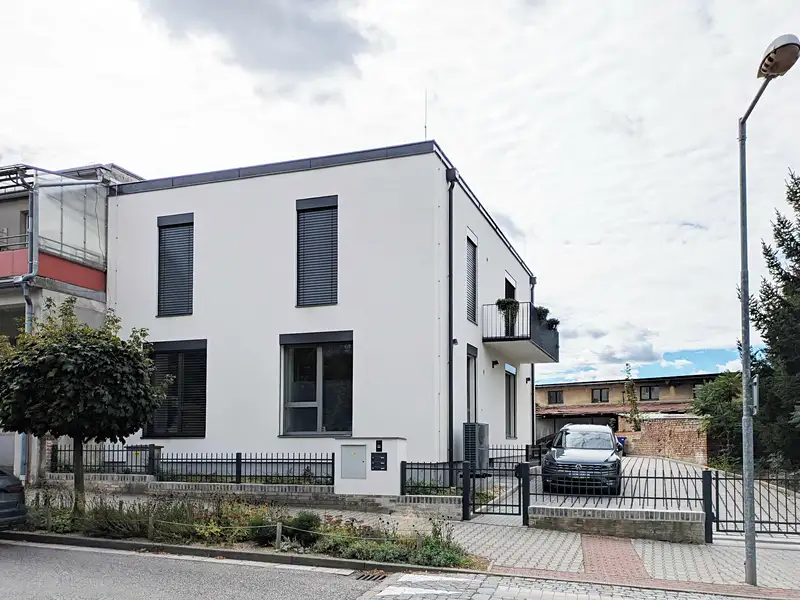 Pronájem bytu 2+kk 40 m², Hořice – náhled fotky 1