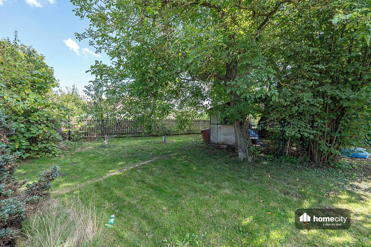 Prodej rodinného domu 90 m², pozemek 864 m² – fotografie 2