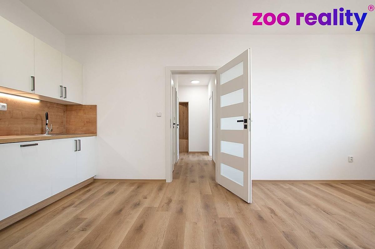 Pronájem bytu 2+kk 43 m² – fotografie 2