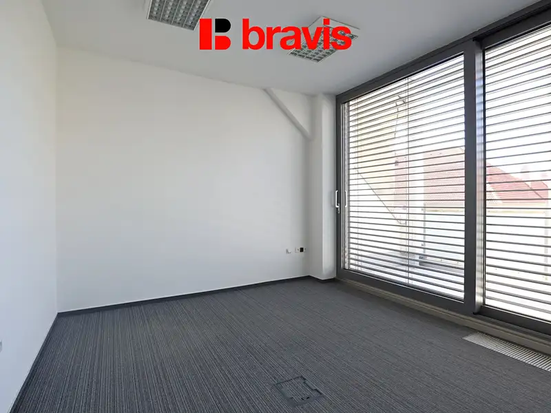 Pronájem kanceláře 15 m², Slavkov u Brna – náhled fotky 1