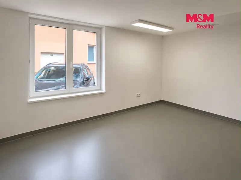 Pronájem obchodního prostoru 181 m², Opava – náhled fotky 3
