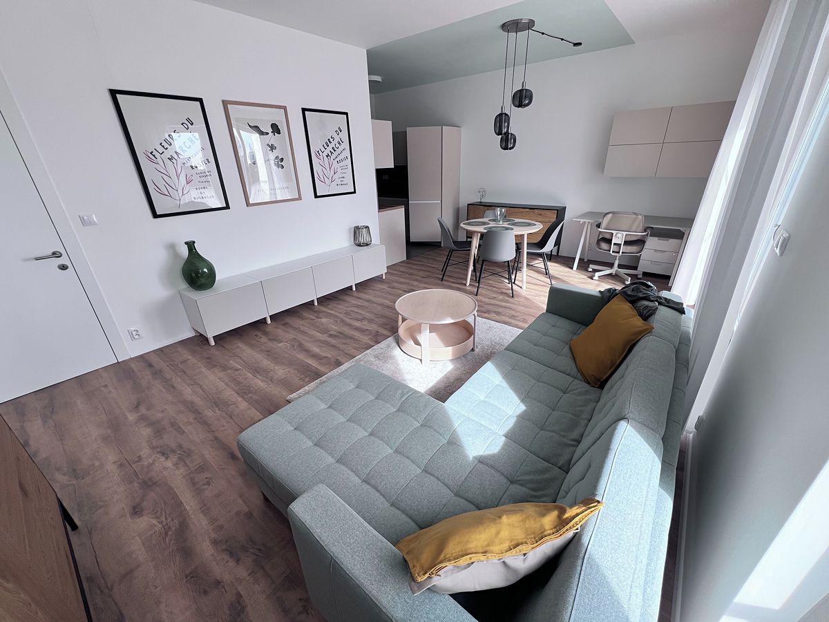Pronájem bytu 2+kk 67 m² – fotografie 2