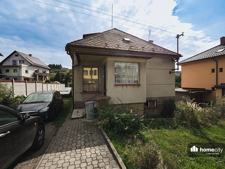 Haus zum Kauf, 375 m² (2 von 17)