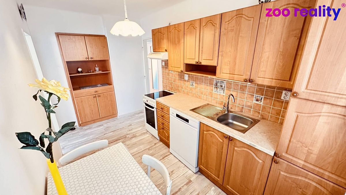 Pronájem bytu 3+1 75 m² – fotografie 2