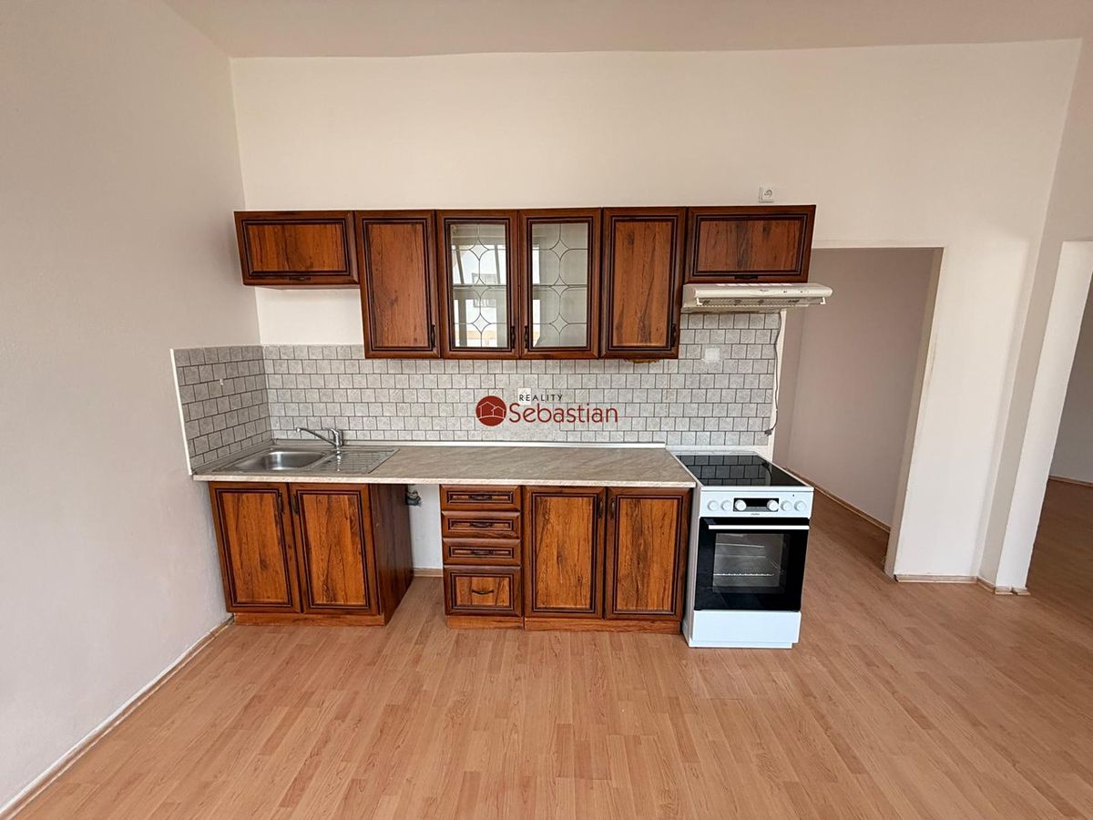 Pronájem bytu 2+kk 37 m² – fotografie 2