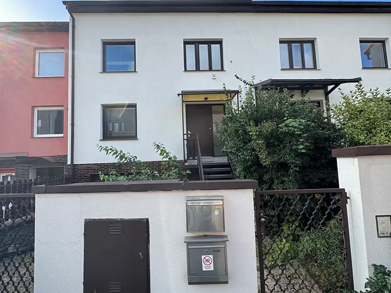 Pronájem rodinného domu 307 m², pozemek 450 m², Praha – náhled fotky 2