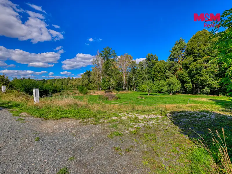Prodej stavebního pozemku 940 m², Trhanov – náhled fotky 2